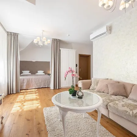 Lettia Hotel